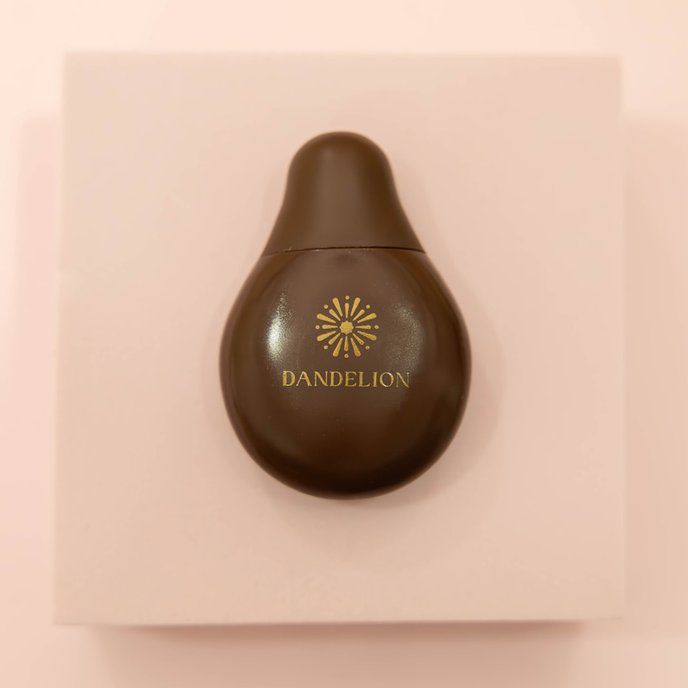 Lip protection and moisturizing gloss