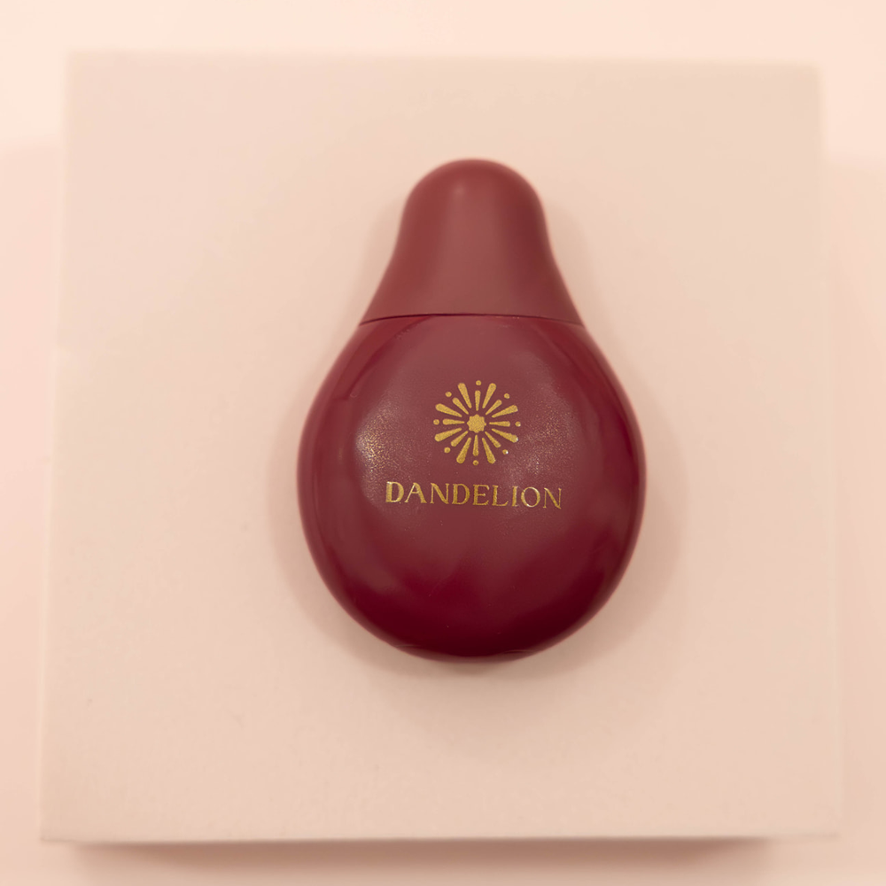 Lip protection and moisturizing gloss