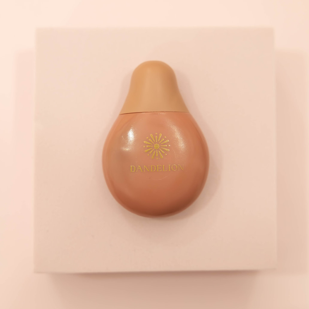 Lip protection and moisturizing gloss